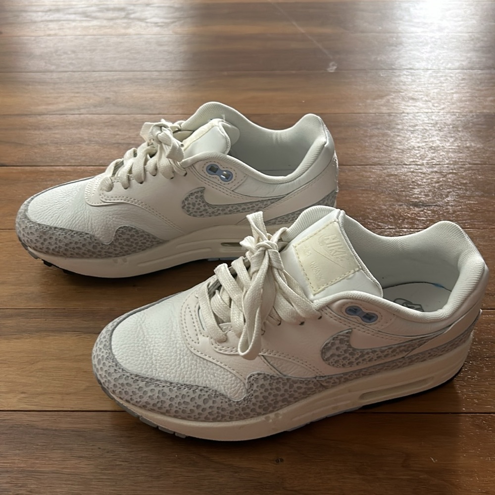Nike Air Max 1 Safari W Size 5.5! Like New!
